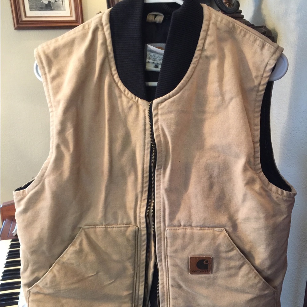 Carhartt men’s size medium vest.